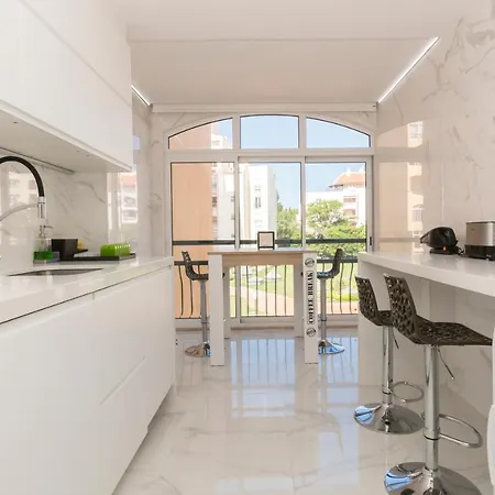 Apartment Houze_lovely Flat With Swimming Pool!